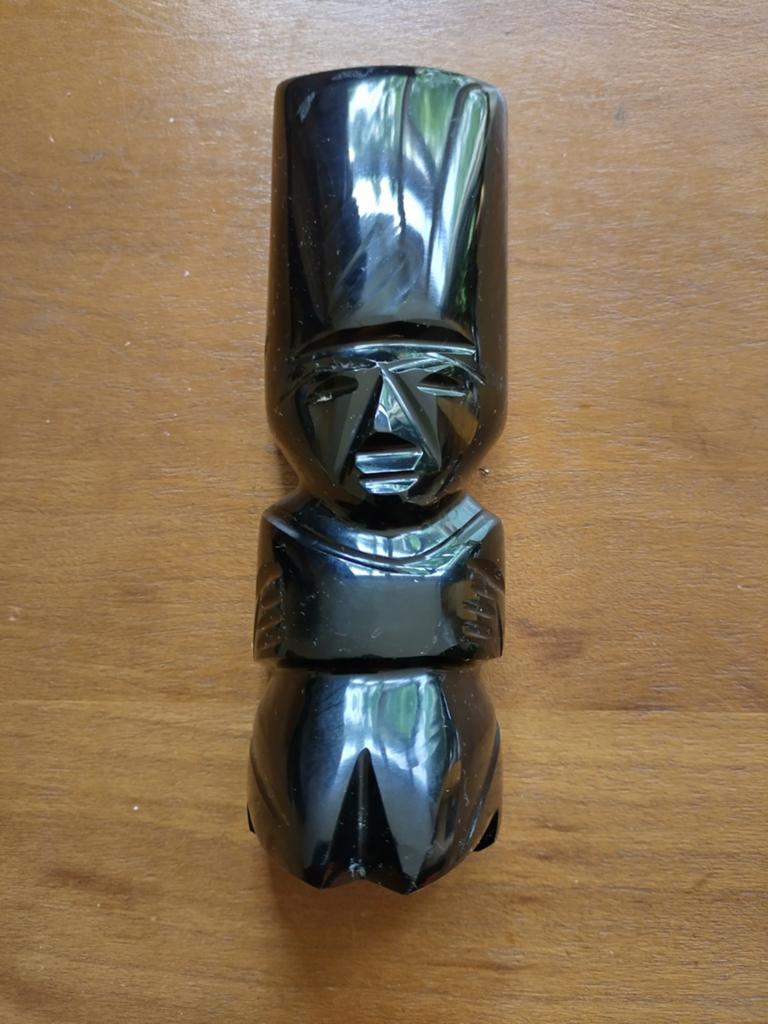 Aztec beeldje van zwart marmer, Antiek en Kunst, Ophalen, Overige onderwerpen, Minder dan 20 cm, Natuurlijk materiaal