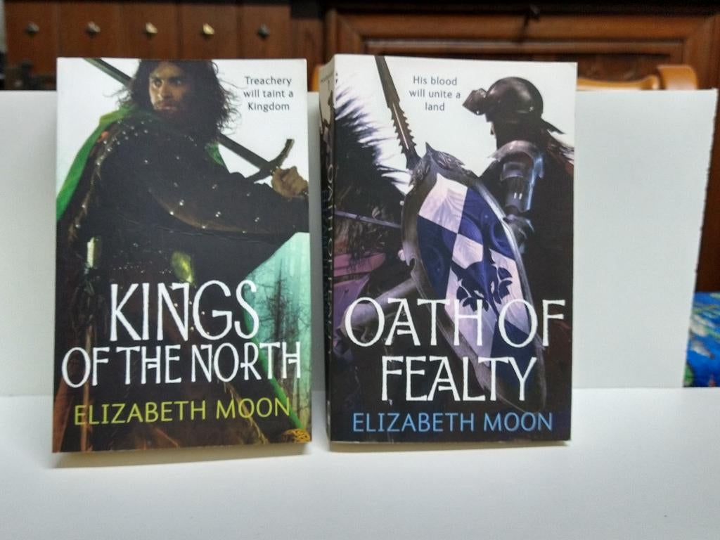 ELIZABETH MOON - PALADINS LEGACY DUO, collection of 2 books, Verzenden, Zo goed als nieuw, ELIZABETH MOON