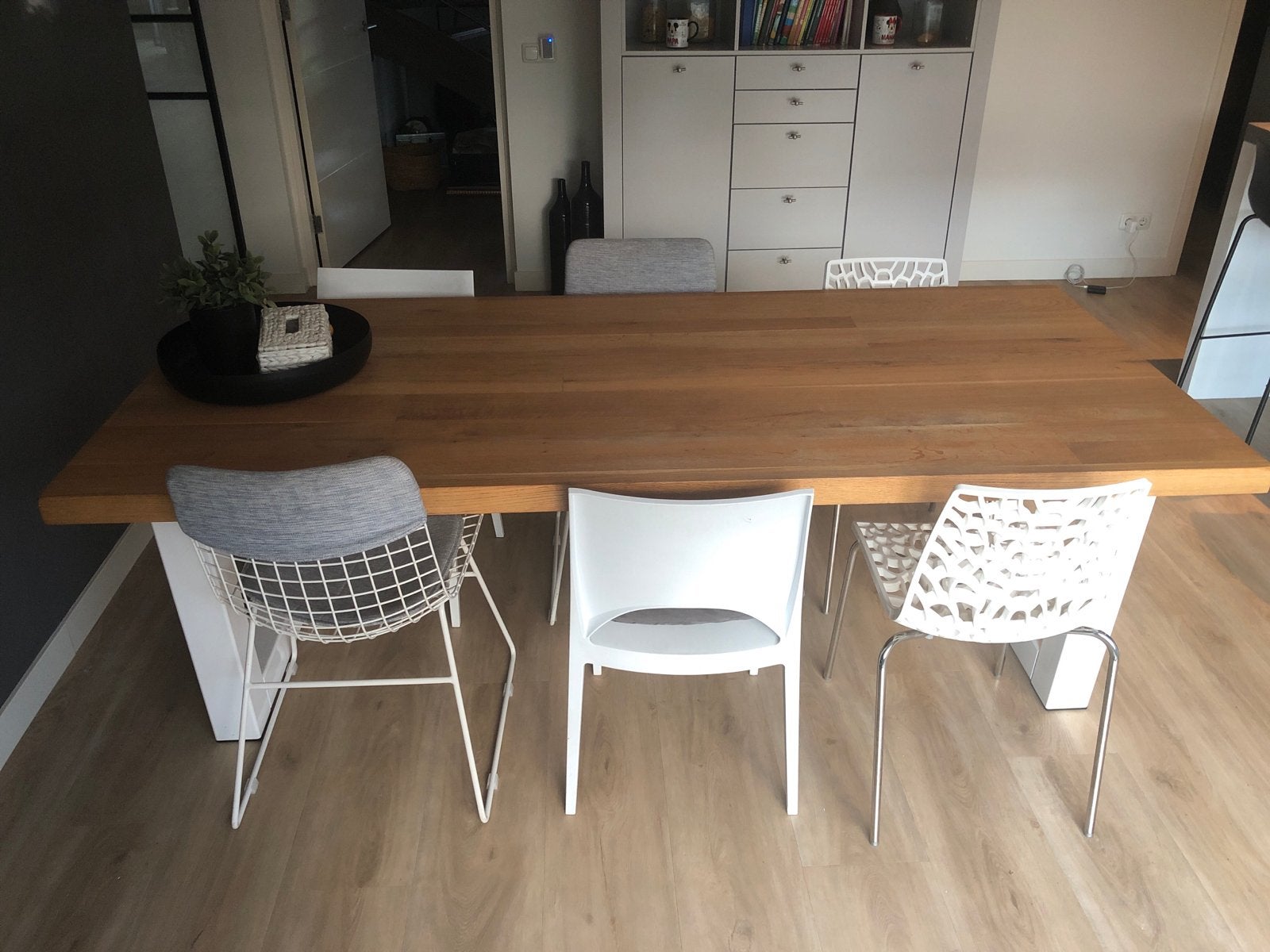 Robuuste eettafel met gebruikerssporen, Huis en Inrichting, Tafels | Eettafels, Ophalen, Gebruikt, Eikenhout, 200 cm of meer