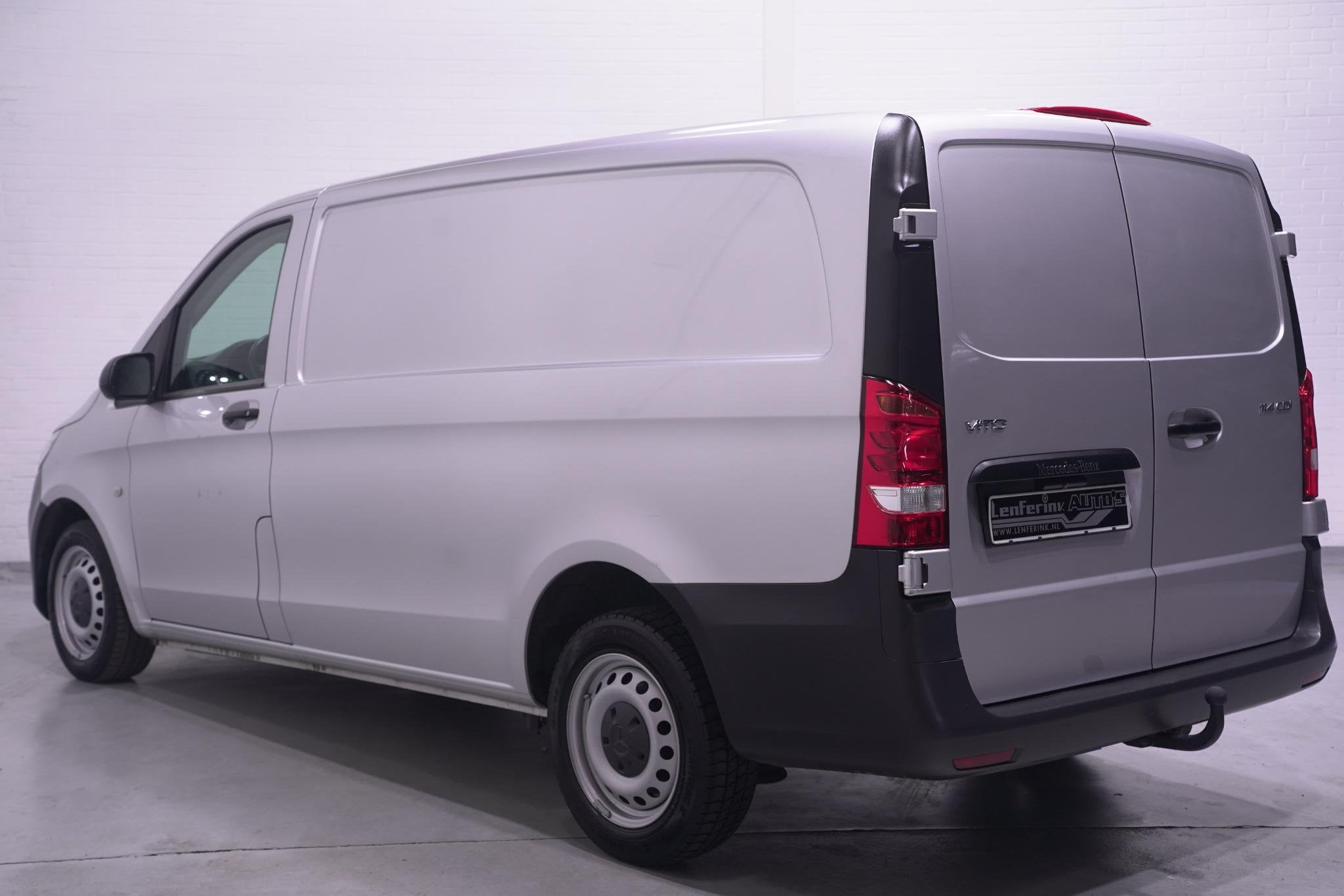Mercedes-Benz Vito 114 CDI 136 pk Lang Marge Auto Airco, Nav, Auto's, Voorwielaandrijving, Gebruikt, 4 cilinders, 2000 kg