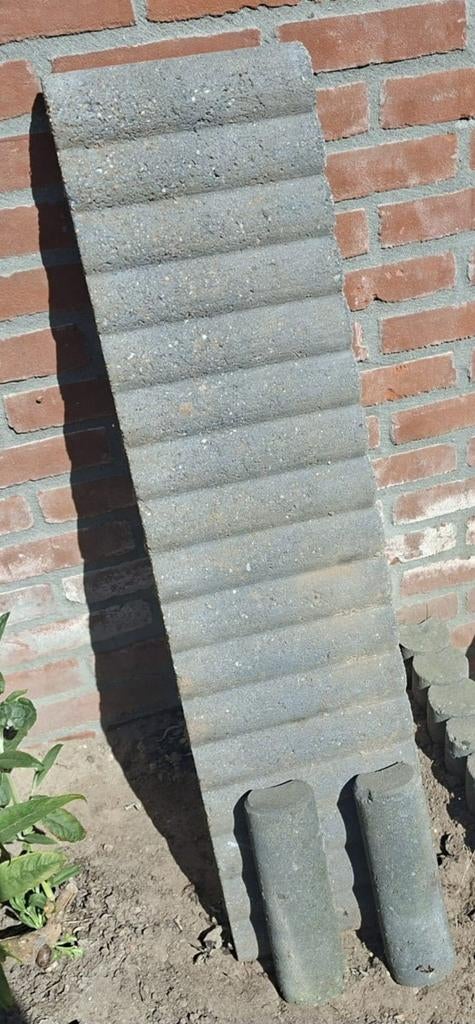 1x Pallisade beton en 2x losse paaltjes, gratis, Tuin en Terras, Ophalen, Overige materialen, Gebruikt, Overige typen