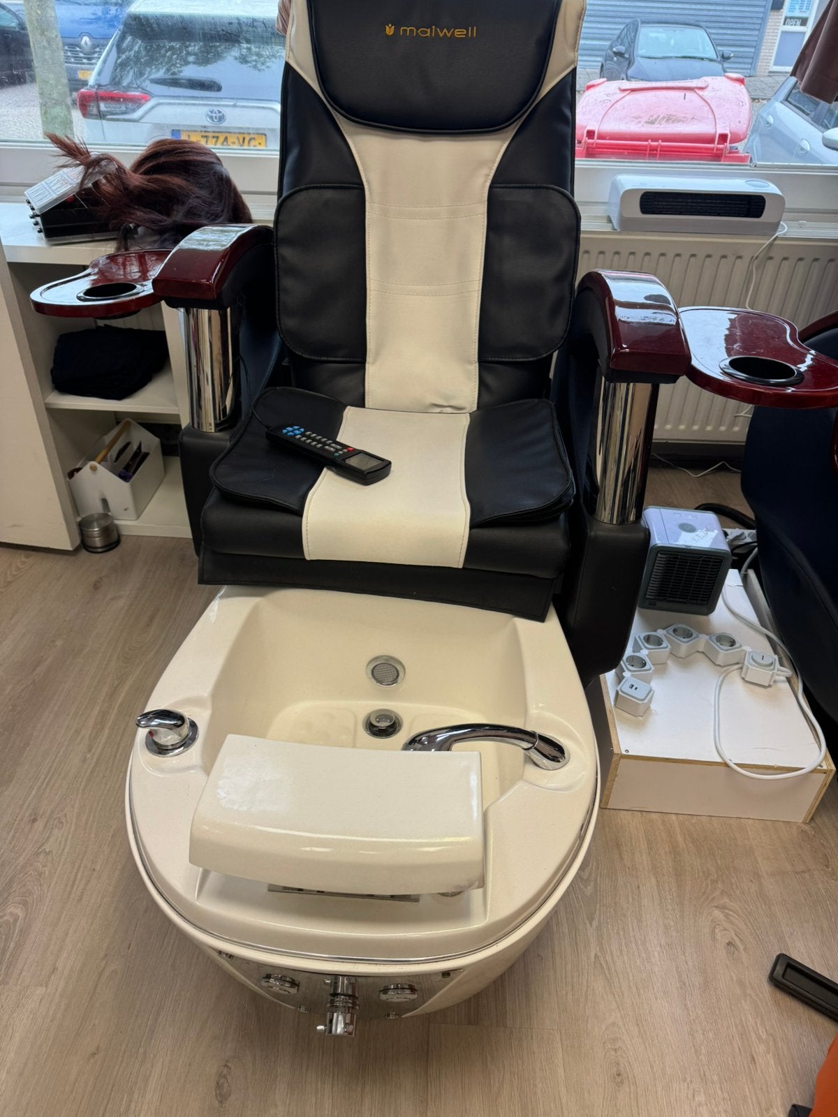 Pedicurestoel met massage, Ophalen, Zo goed als nieuw