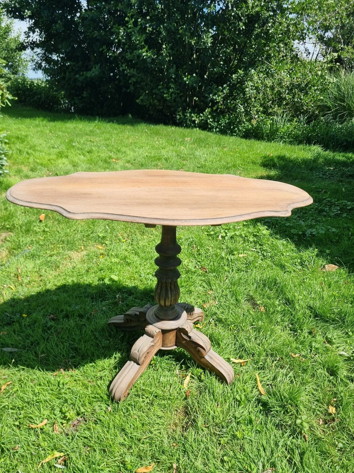 Antieke houten theetafel met sierlijke poot, Antiek en Kunst, Antiek | Meubels | Tafels, Ophalen