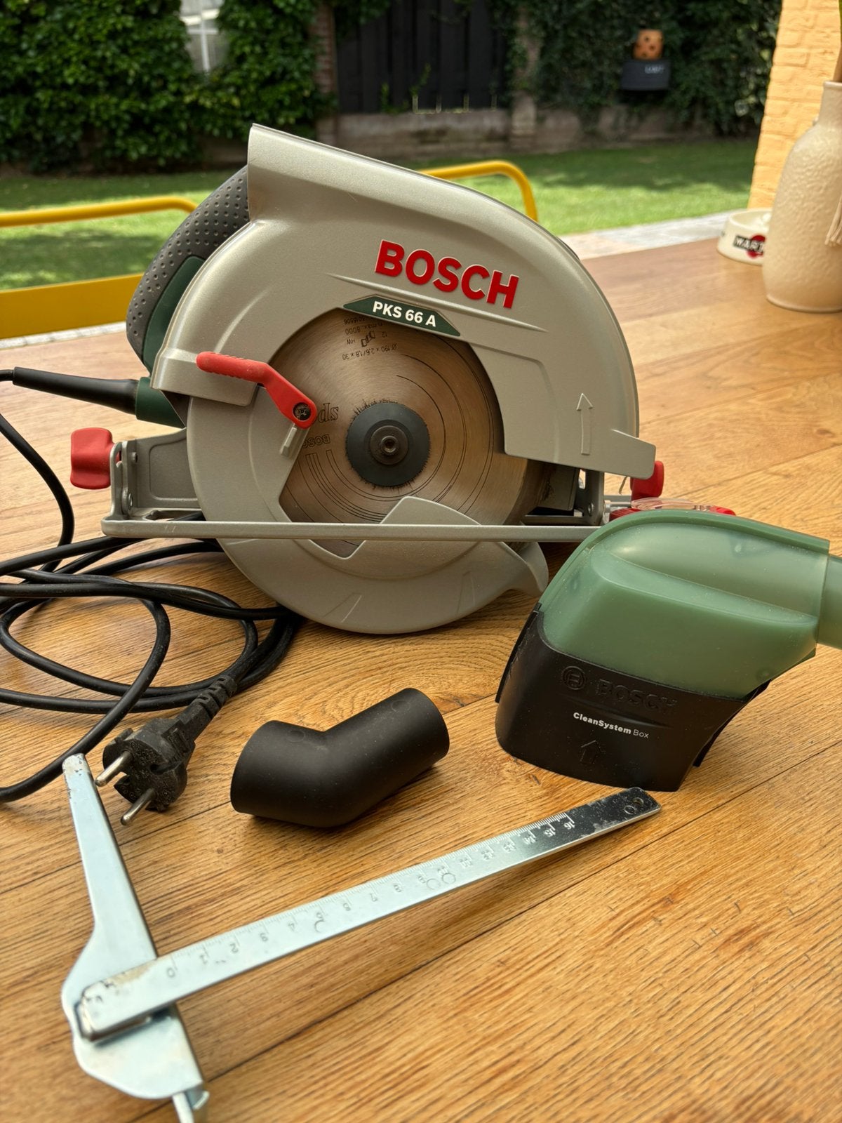 Bosch PKS 66A handcirkelzaag 1600 Watt, Cirkelzaag, Ophalen of Verzenden, Zo goed als nieuw, 30 tot 70 mm