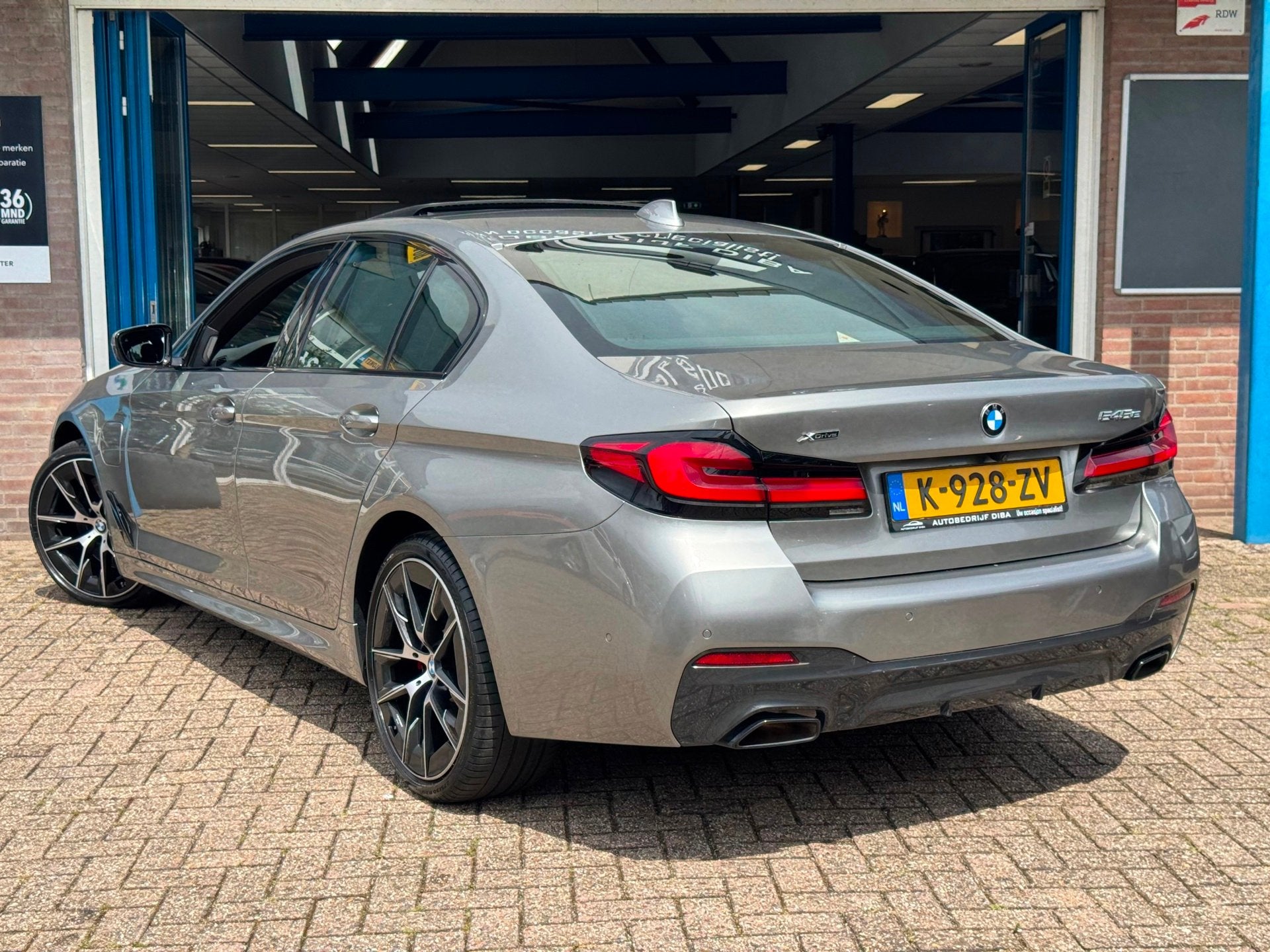 BMW 5-serie 545e xDrive High Executive 2021 AUT NAVI FULL!, Automaat, Gebruikt, 48 km/l, 2000 kg
