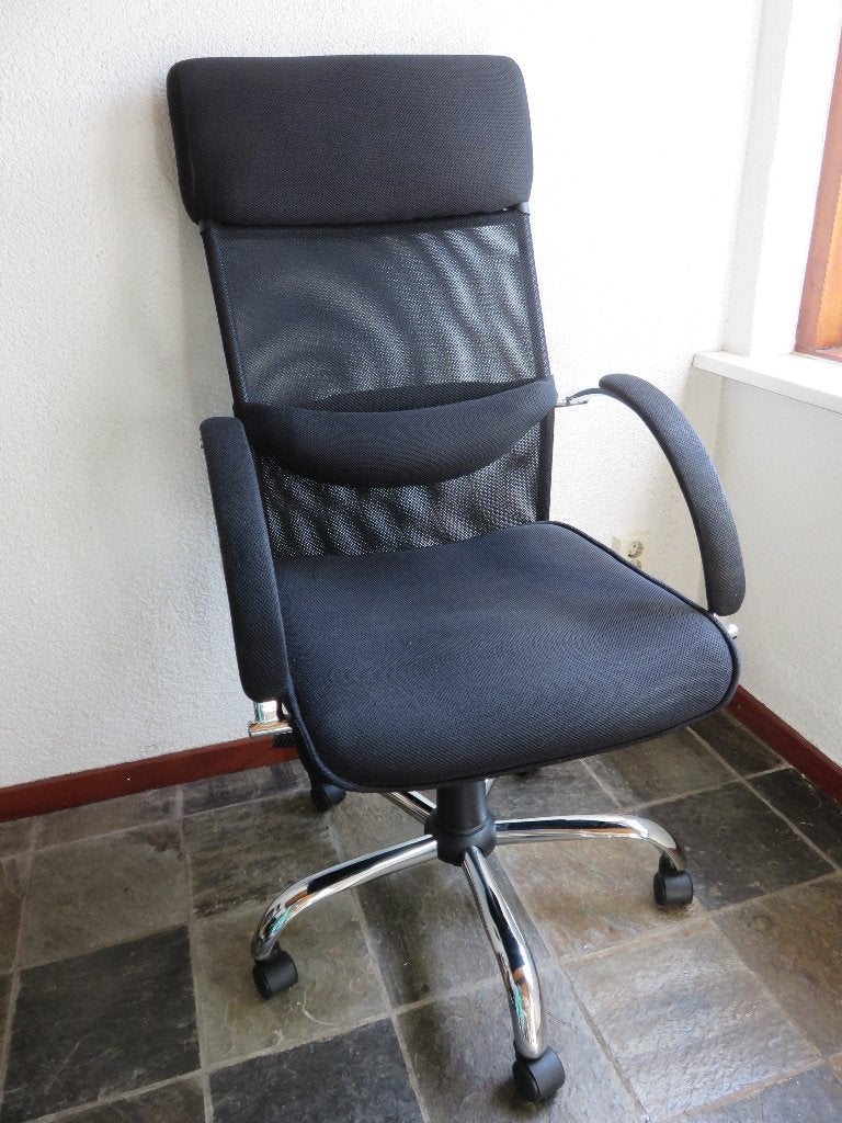 Zwarte ergonomische bureaustoel met wielen office chair, Huis en Inrichting, Ophalen, Zwart, Zo goed als nieuw, Bureaustoel