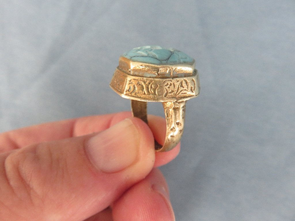Zegelring met turquoise steen en dier graveringen - 20e eeuw, Overige materialen, Gebruikt, Ophalen of Verzenden, 17 tot 18