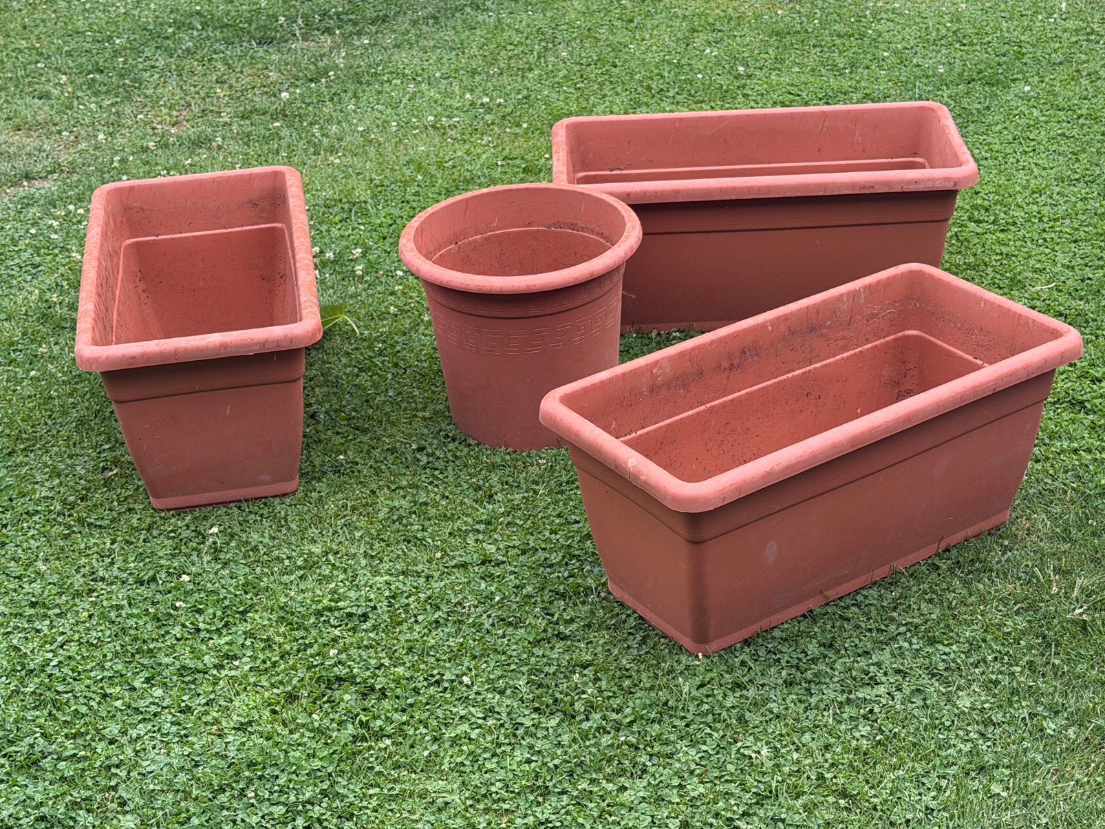 kunststof plantenbakken met terracotta-uitstraling., Ophalen, Kunststof, Rond, Zo goed als nieuw