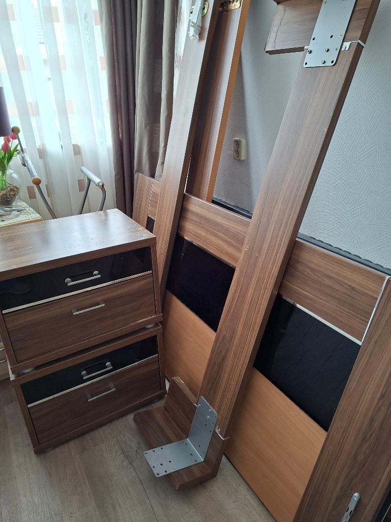 houten bed 160X220 cm + nachtkastjes, Ophalen, Gebruikt, Tweepersoons, Hout