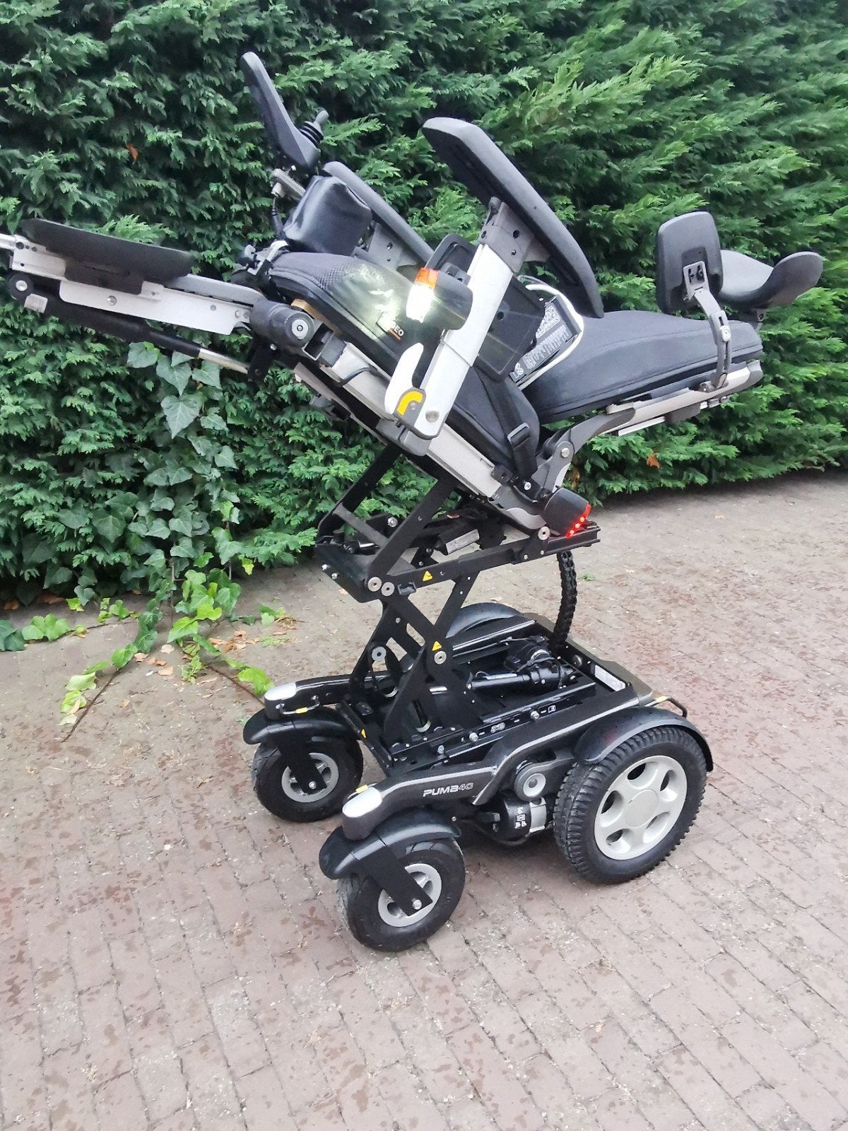 elektrische rolstoel puma 40 Invalide rolwagen zeergoedstaat, Diversen, Ophalen of Verzenden, Inklapbaar, Zo goed als nieuw, Elektrische rolstoel