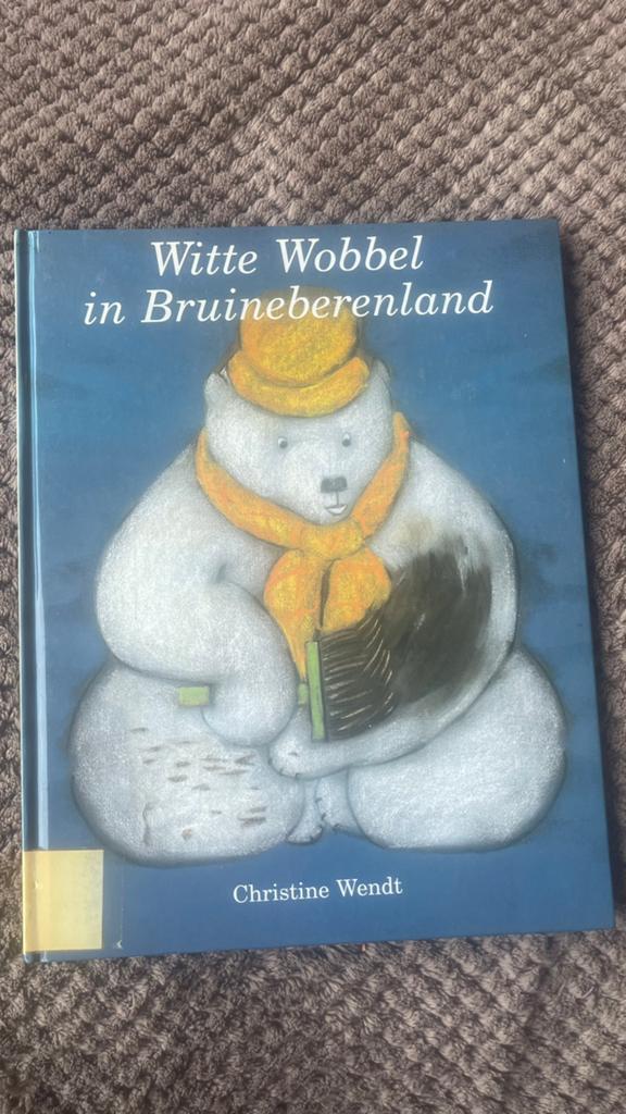 Witte Wobbel in Bruineberenland - Christine Wendt, Ophalen of Verzenden, Zo goed als nieuw, Fictie algemeen