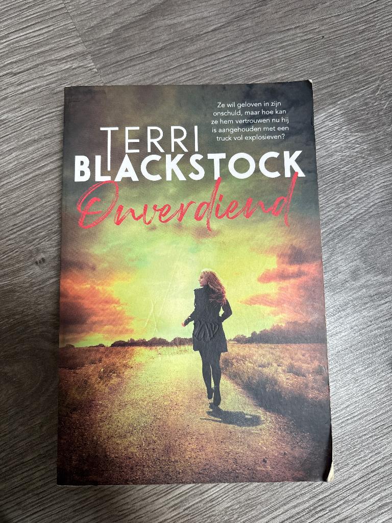 Onverdiend, Terri Blackstock, Ophalen of Verzenden, Gelezen, Terri Blackstock, Nederland