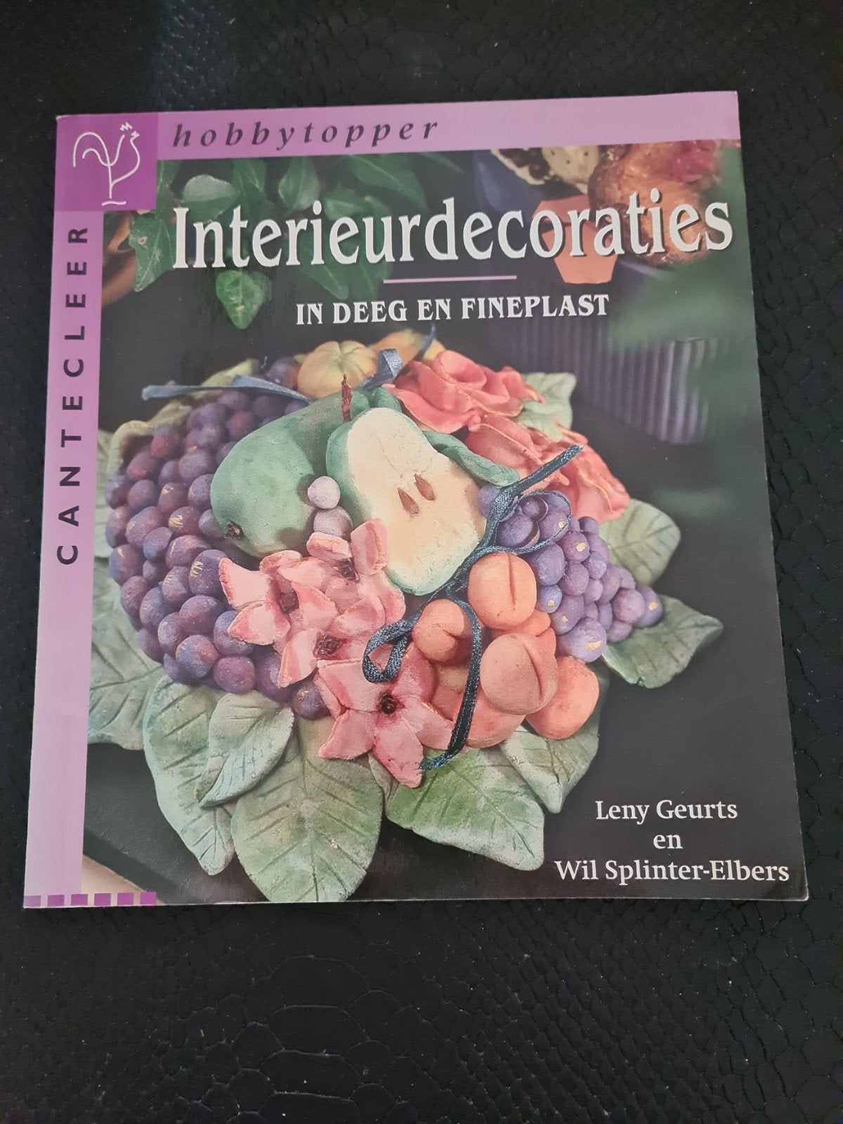 L. Geurts - Interieurdecoraties in deeg en Fineplast, Ophalen of Verzenden, Zo goed als nieuw, L. Geurts
