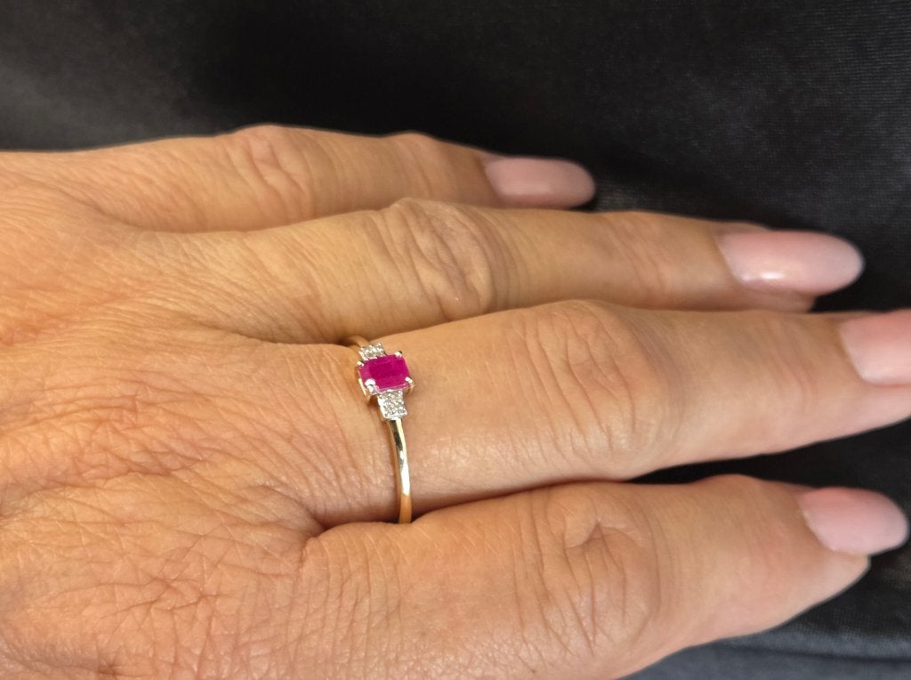 Gouden Vintage ring edelstenen robijn en diamant. 2026/485, Sieraden, Tassen en Uiterlijk, Ophalen of Verzenden, Goud, Ring, Met edelsteen