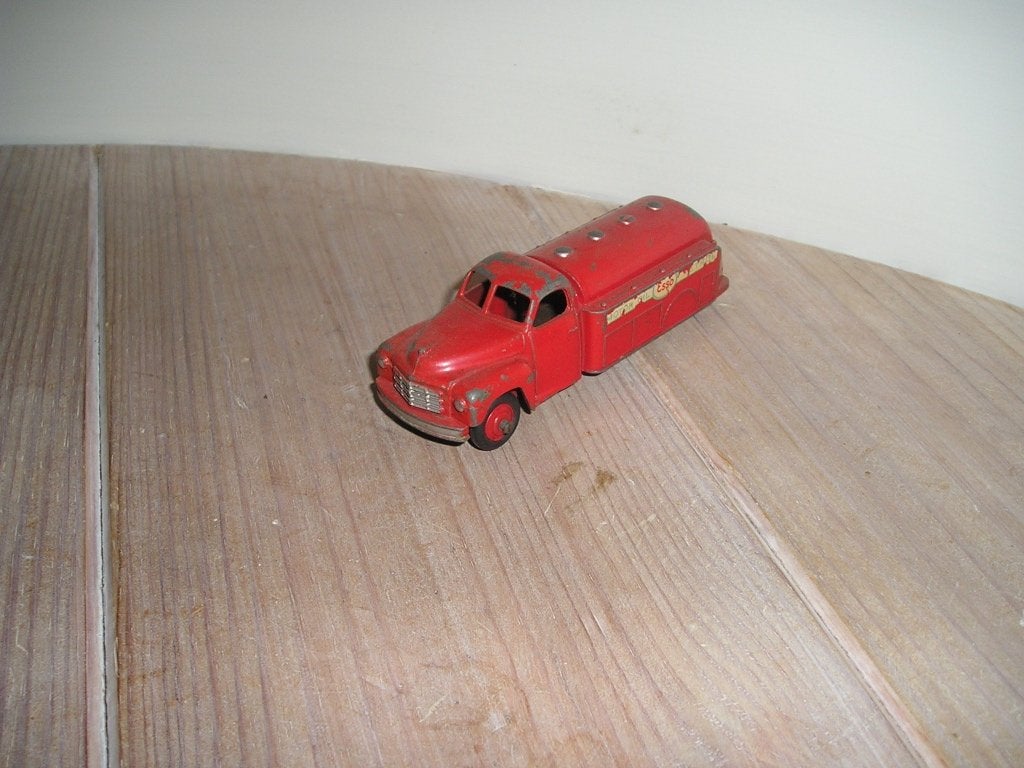 Dinky Toys 442 Studebaker Tanker Esso Oil, Ophalen of Verzenden