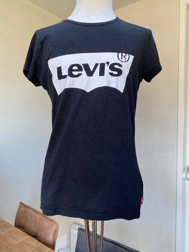 LEVI's shirt zwart / wit nette staat maat 164 DC, Gebruikt, Meisje, Ophalen of Verzenden, Shirt of Longsleeve