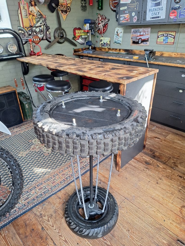 Sta tafel, bar tafel cross band voor mancave of biker garage, Ophalen, Gebruikt