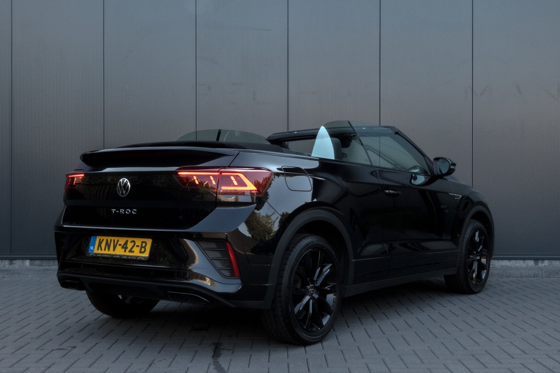 Volkswagen T-Roc Cabrio 1.5 TSI R-Line | ACC | Stoel & Stuur, Euro 6, 4 cilinders, Bedrijf, 1500 kg
