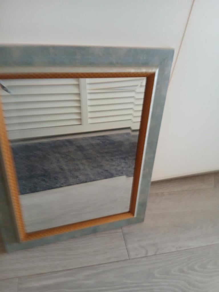 Mooie  spiegel LG 50cm br 40 cm, Ophalen of Verzenden, Zo goed als nieuw