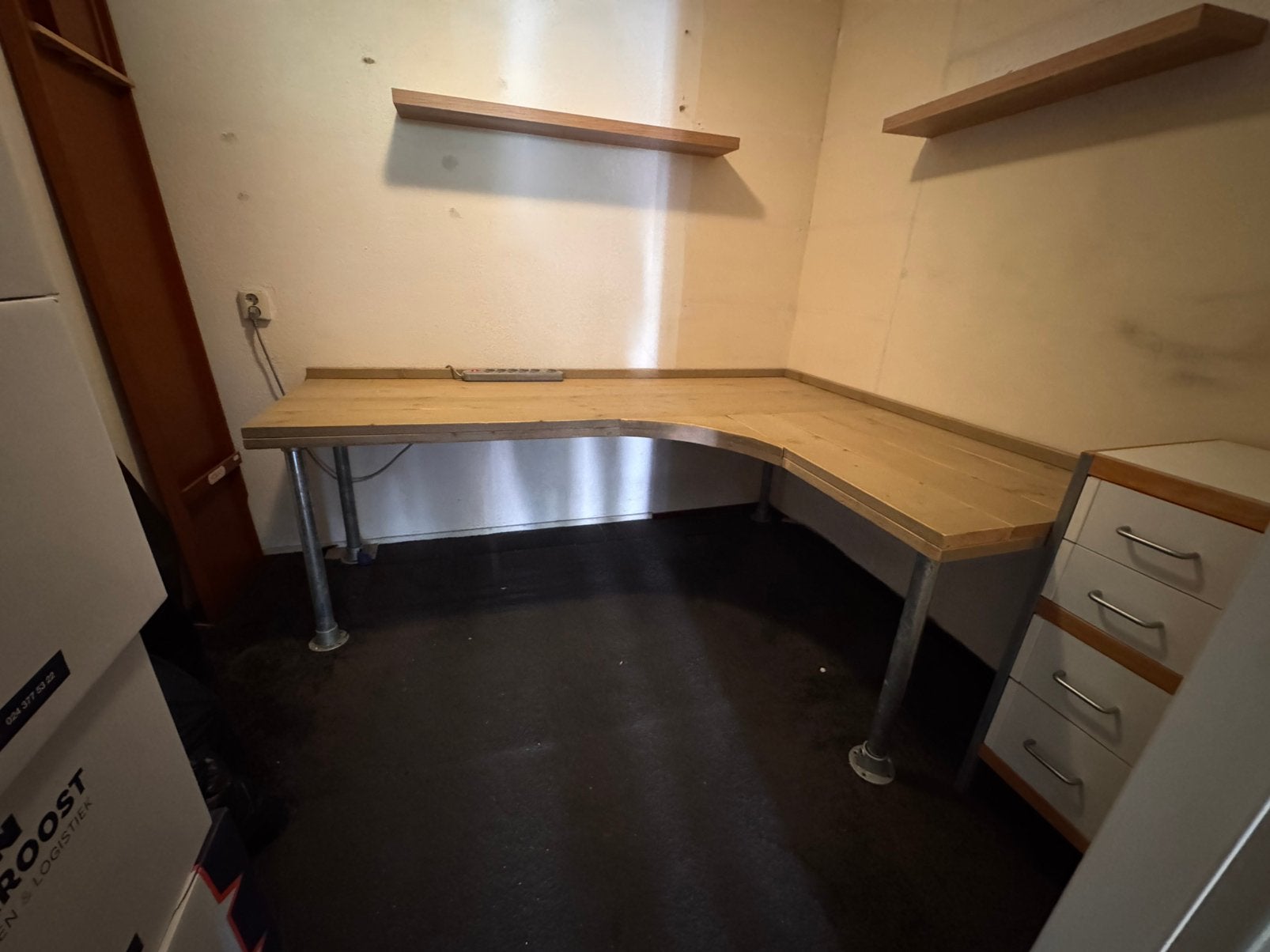 Gratis: Steigerhouten hoekbureau incl bureaustoel, Huis en Inrichting, Bureaus, Ophalen, Gebruikt