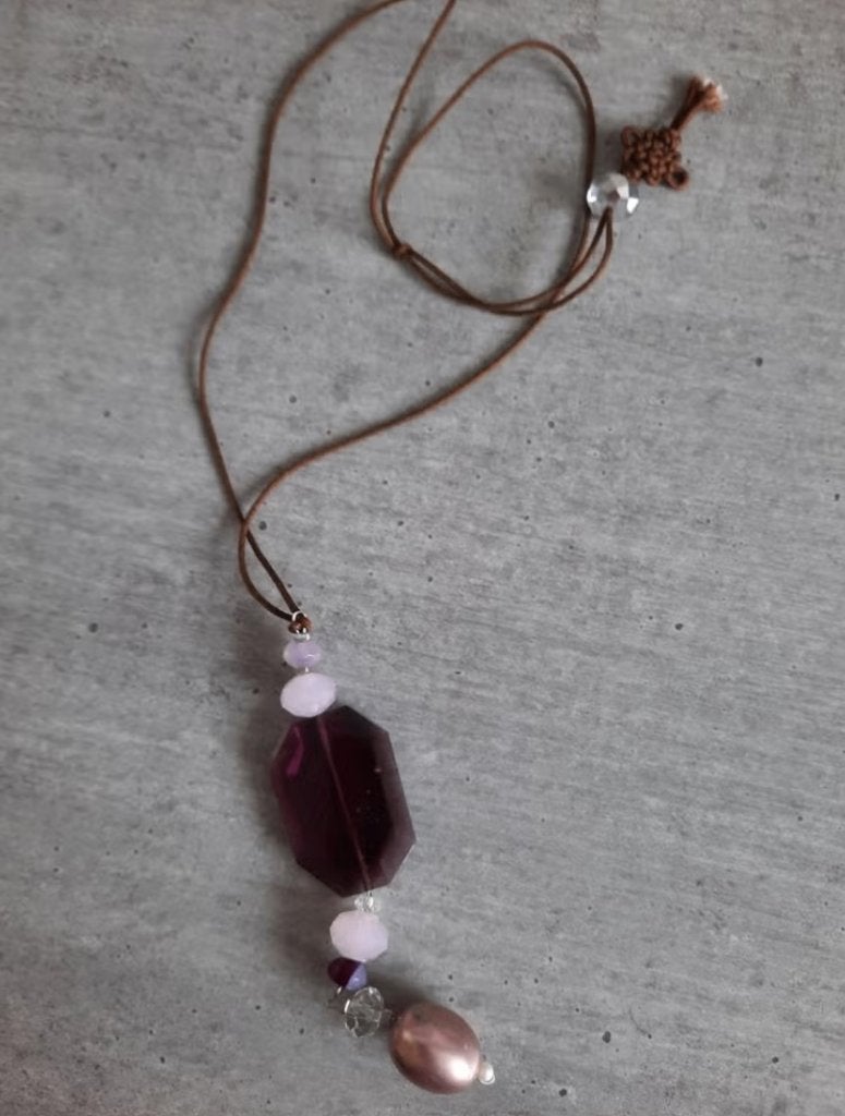 Ketting met paarse en roze kralen Gratis, Ophalen of Verzenden, Gebruikt, Roze, Overige materialen