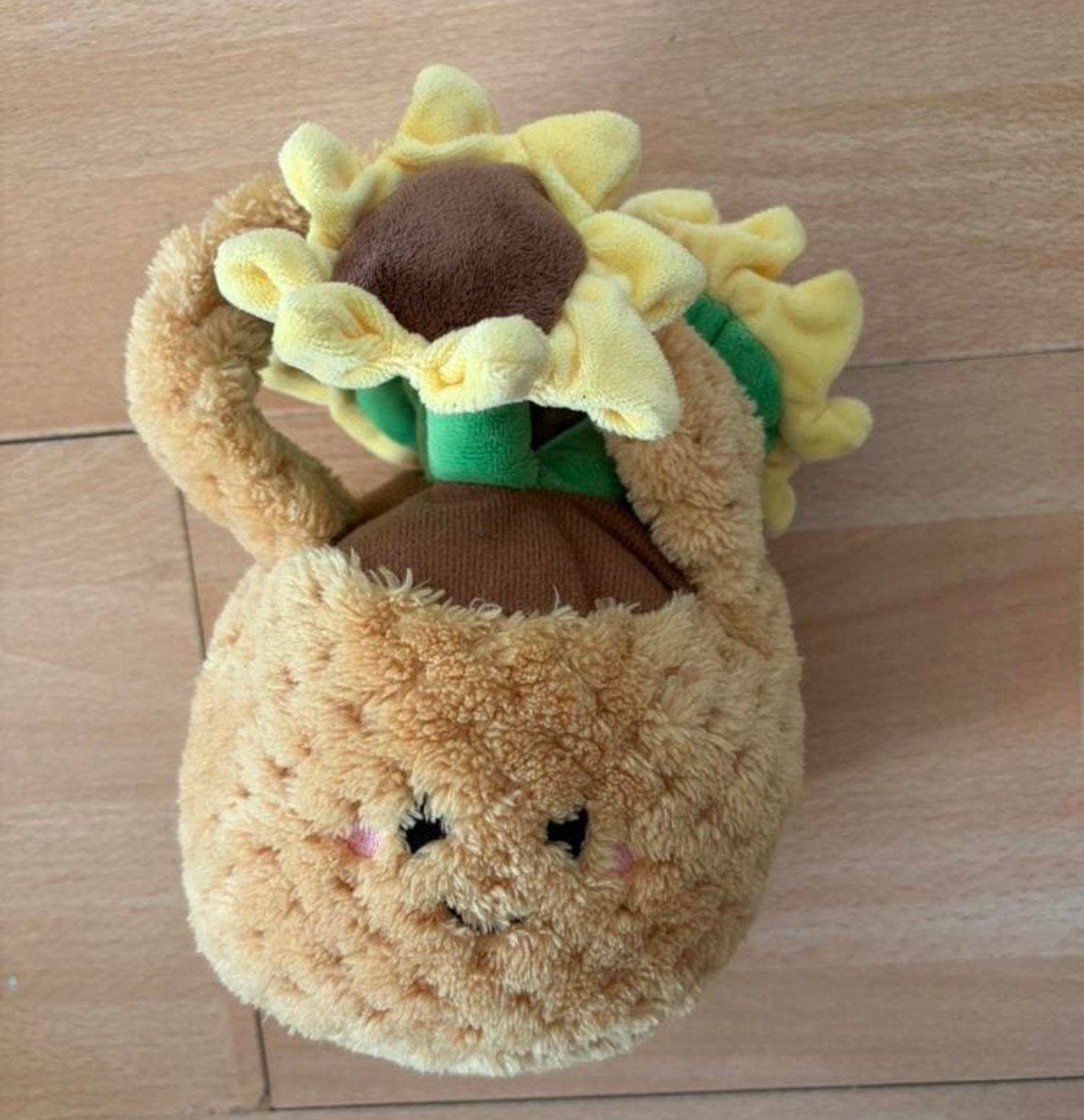 Leuke knuffel. Mandje met zonnebloemen, Overige merken, Overige karakters, Overige typen, Ophalen of Verzenden