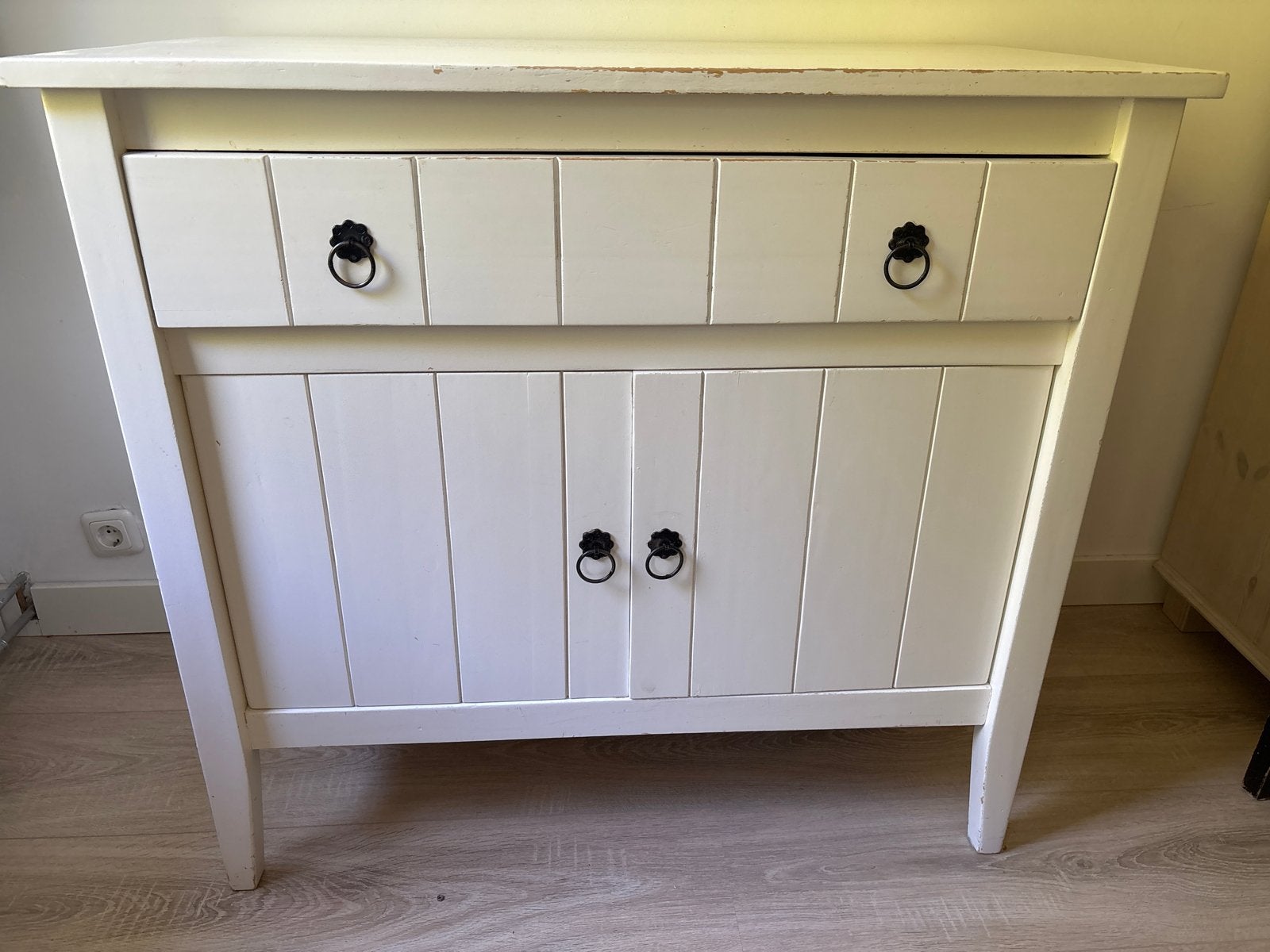 Wit commode kastje met lade en deurtjes, Ophalen, Gebruikt, 50 tot 100 cm, Met lade(s)