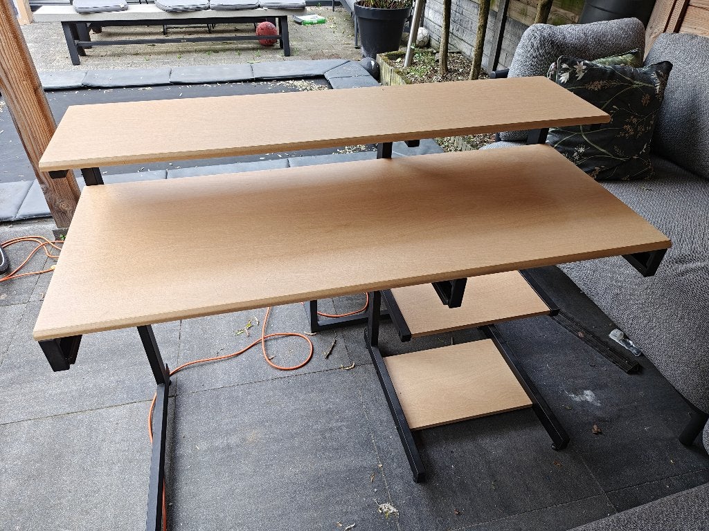 bureau, stalen poten, houten planken, Ophalen, 120 cm, Metaal, Zo goed als nieuw
