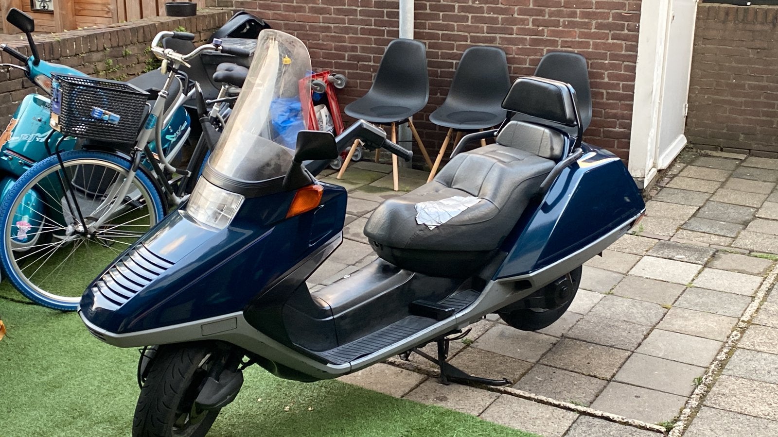 Honda helix cn250 lichte schade zonder kenteken italiaanse, Ophalen, Zo goed als nieuw, Benzine