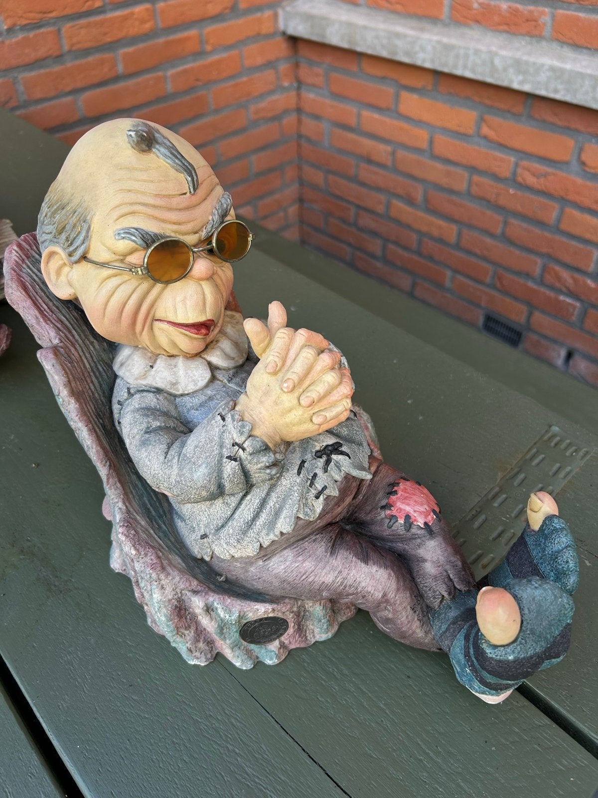 Laaf met bril, zittend in boomstoel, Antiek en Kunst, Ophalen of Verzenden