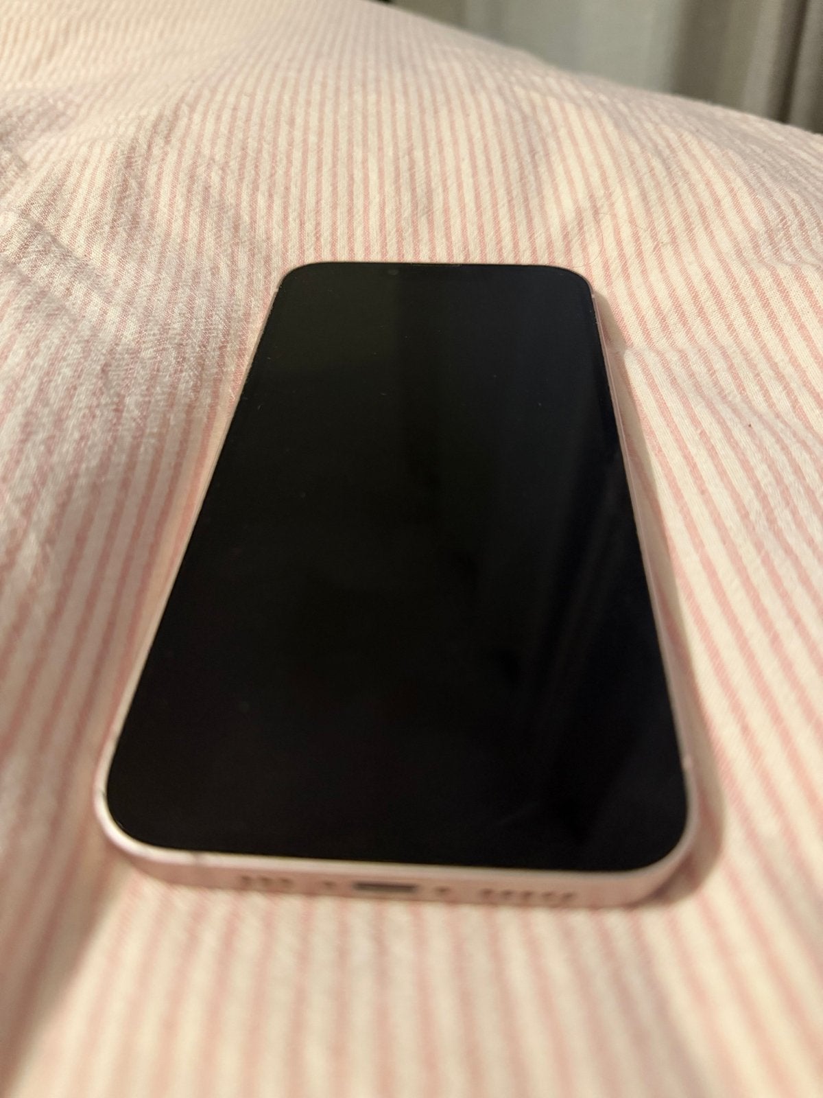 Foto 4 van iPhone 13 roze 256G - Goede staat, batterij 75%