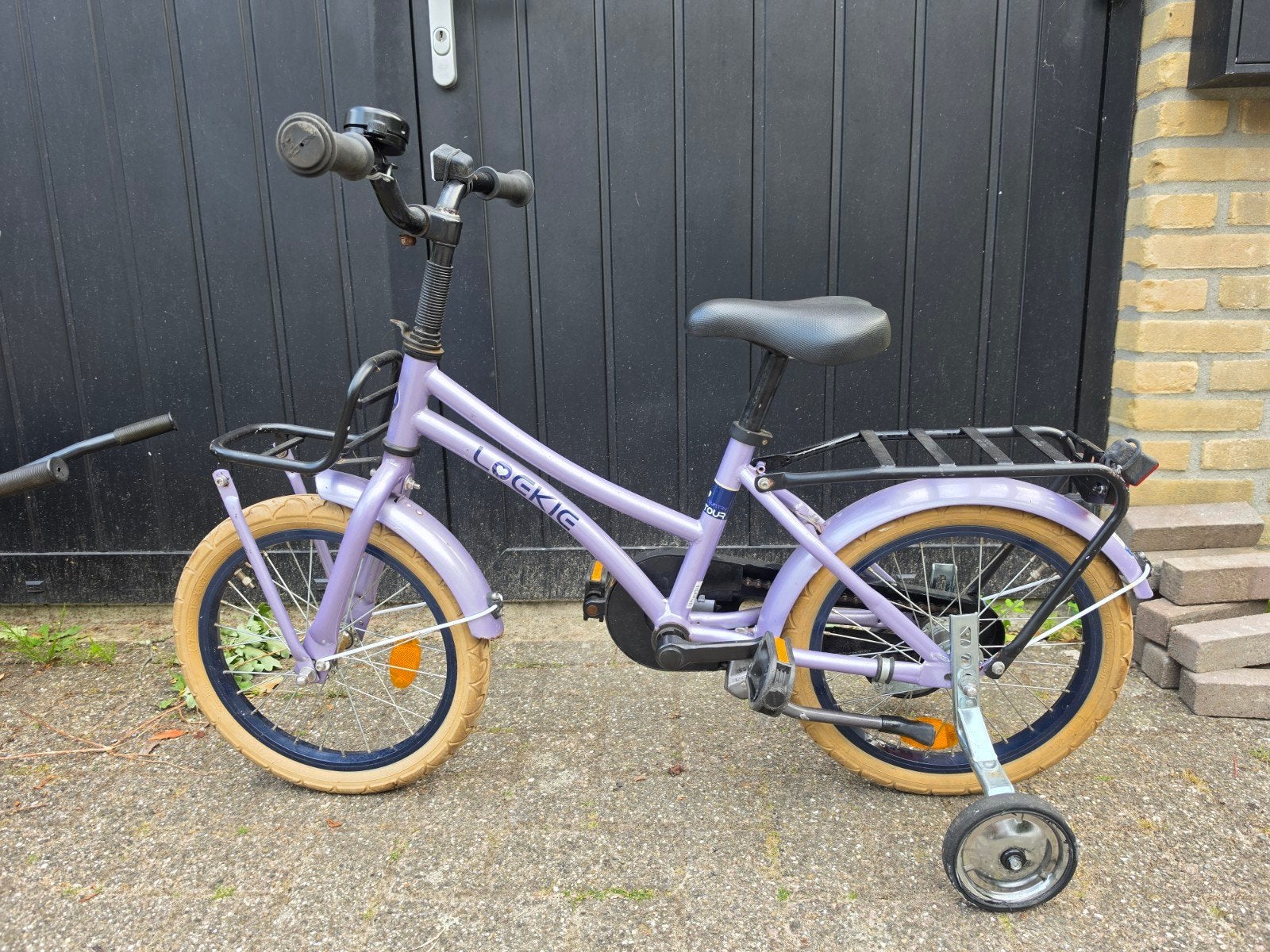 Paarse Loekie kinderfiets, Fietsen en Brommers, Fietsen | Kinderfietsjes, Ophalen, Terugtraprem, Zijwieltjes, Loekie
