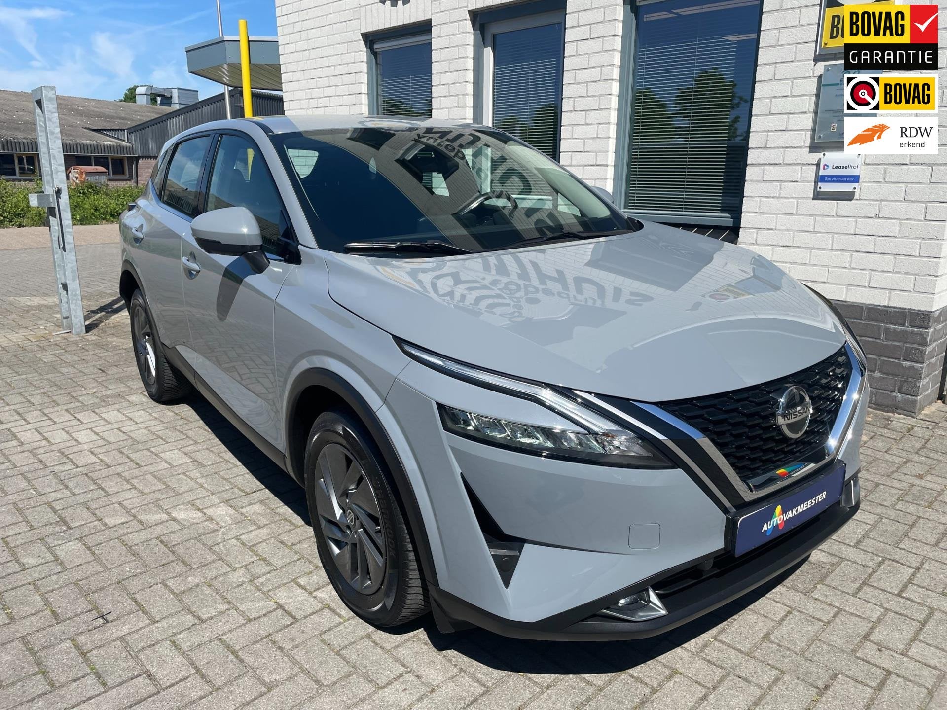 Nissan Qashqai 1.3 MHEV Business Access / PDC V+A / 360 Came, Auto's, 1304 kg, Stof, Gebruikt, 4 cilinders