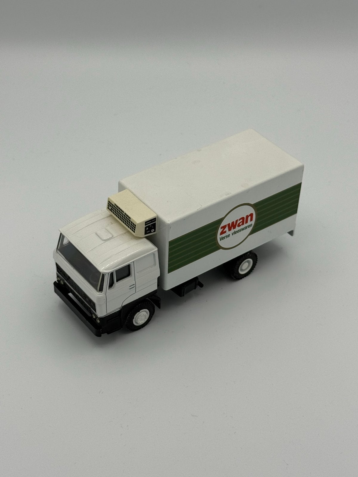 DAF 3300 Zwan Vleeswaren Vrachtwagen Miniatuur, Hobby en Vrije tijd, Overige merken, 1:50 of kleiner, Ophalen of Verzenden, Zo goed als nieuw