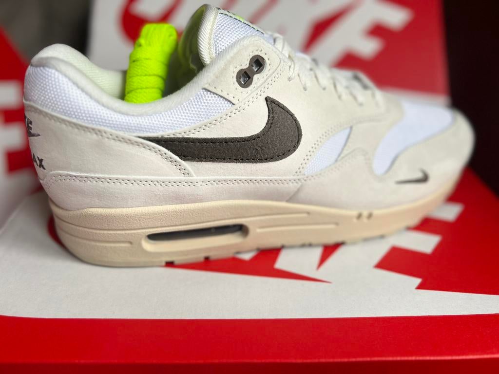 Nike Air Max 1 - Ironstone (incl extra veters), Kleding | Heren, Schoenen, Ophalen, Nieuw