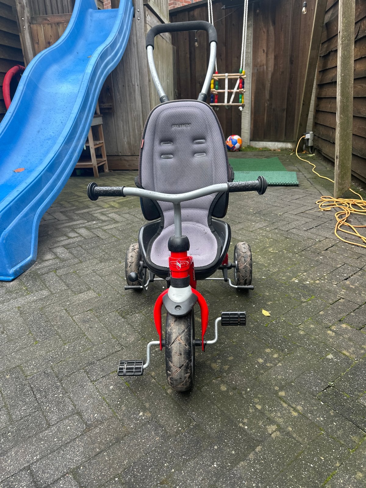 Puky driewieler met duwstang - Rood/Grijs, Fietsen en Brommers, Ophalen, Gebruikt
