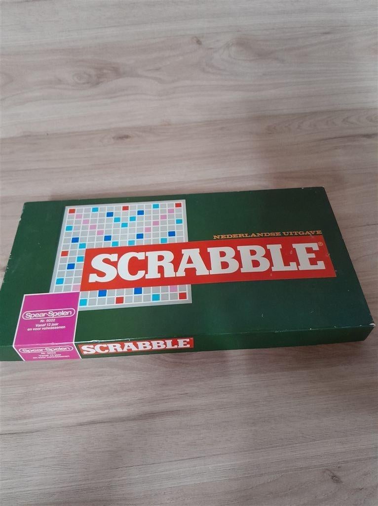 Scrabble Nederlandse uitgave - s3531, Hobby en Vrije tijd, Gezelschapsspellen | Bordspellen, Verzenden, Zo goed als nieuw