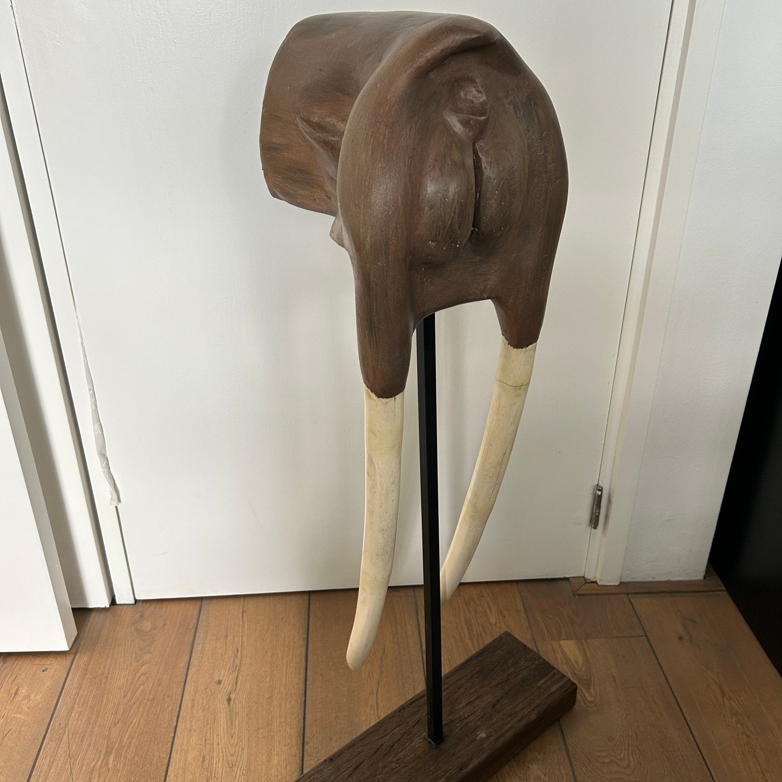 Prachtige replica walrus schedel met tanden, Ophalen, 50 - 100 cm, Op sokkel, Beeld
