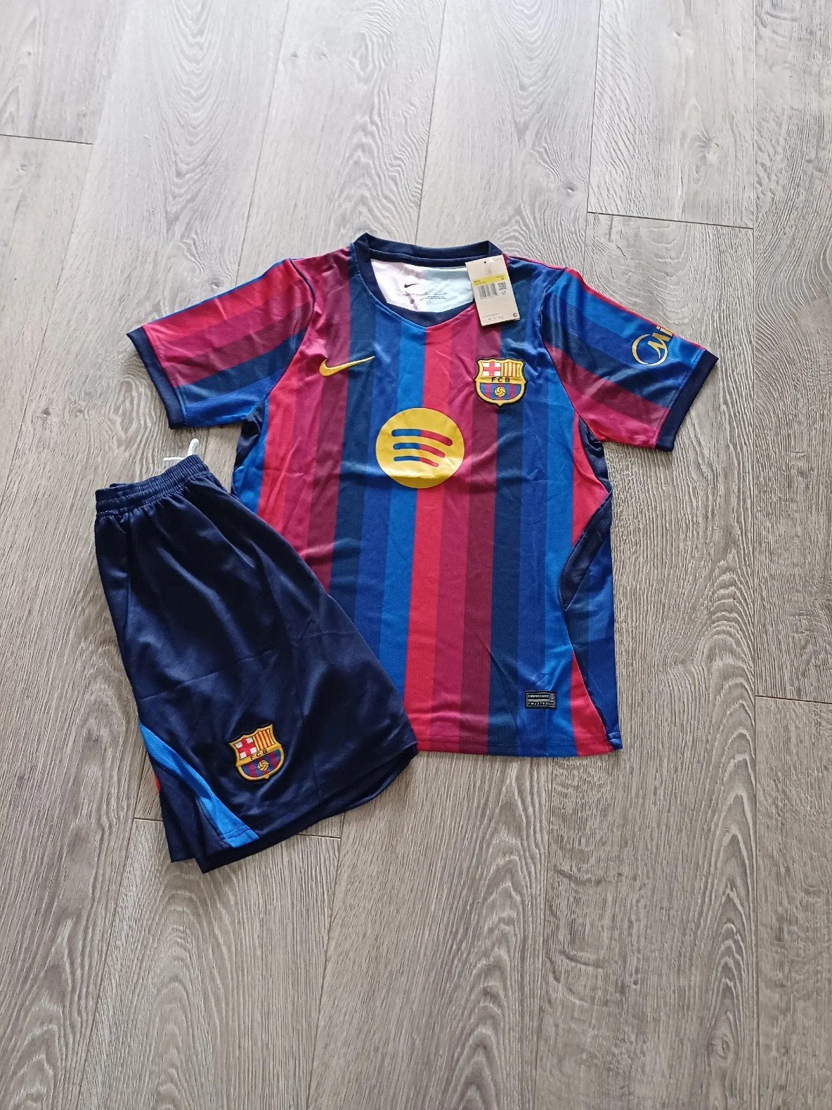 FC Barcelona Thuisshirt en Broekje Maat S, Maat S, Ophalen of Verzenden, Nieuw, Set