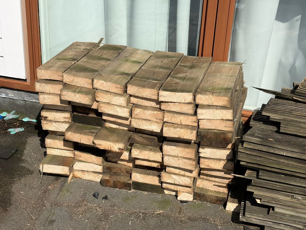 Gratis afvalresten HOUT voor kachel/vuurkorf, Minder dan 3 m³, Ophalen, Overige houtsoorten, Blokken