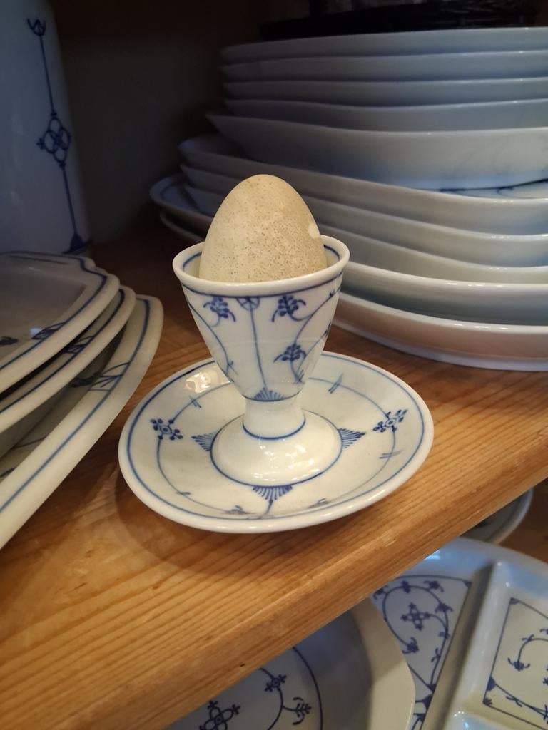 Eierdopje  met vast voetje blauw saks, Ophalen of Verzenden