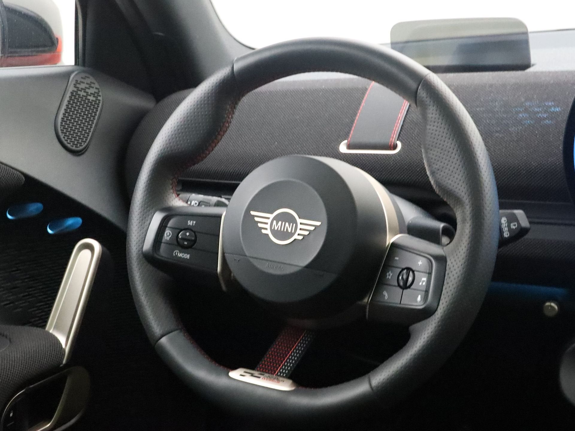 MINI Aceman SE John Cooper Works Pakket M Accu conditie 98%, Auto's, Gebruikt, Met garantie (alle), 295 min, Automatische klimaatregeling