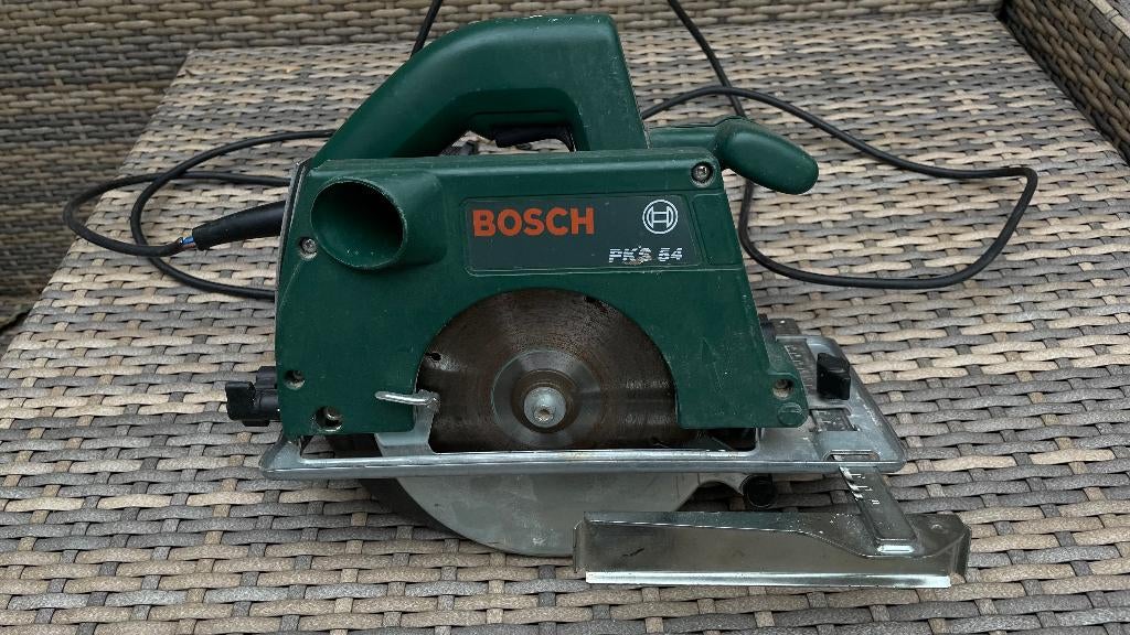 Handcirkelzaag Bosch PKS 54, Ophalen, 1200 watt of meer, Cirkelzaag, 30 tot 70 mm
