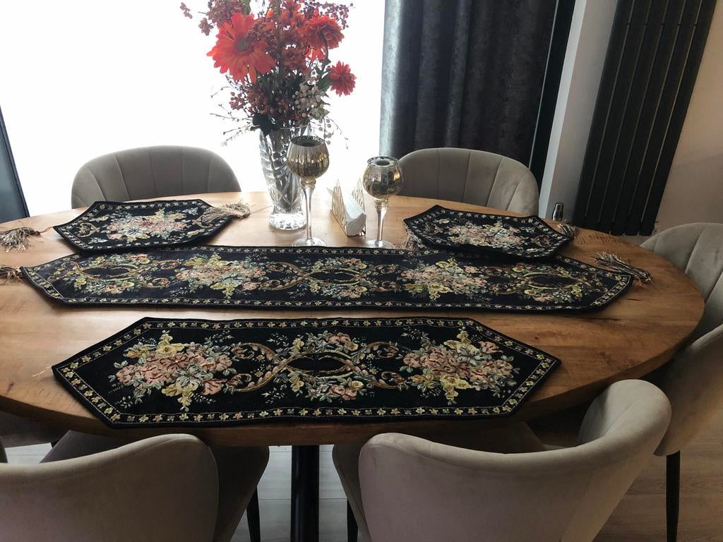 Prachtige geborduurde tafellopers en placemats set, Ophalen of Verzenden, Zo goed als nieuw, Rechthoek, Binnen