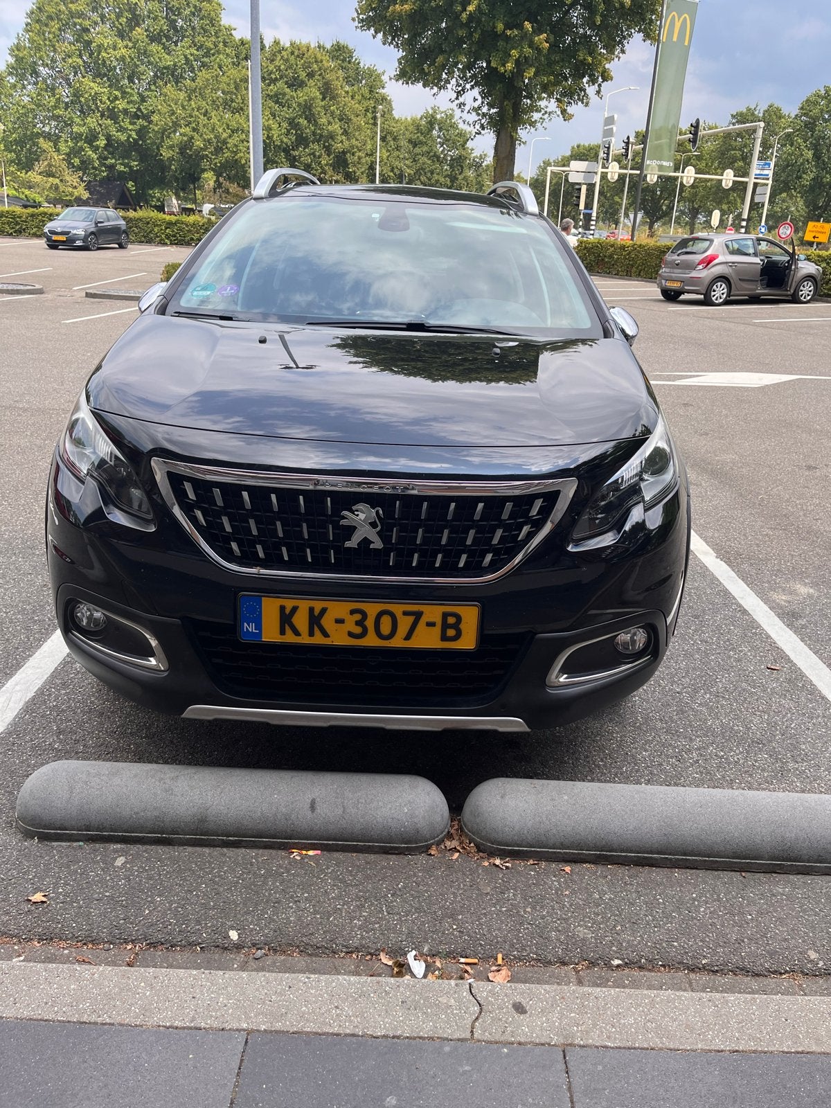 Peugeot 2008 1.2 VTI 81KW 2016 NIEUWE RIEM, Auto's, Voorwielaandrijving, 1250 kg, Zwart, Leder en Stof
