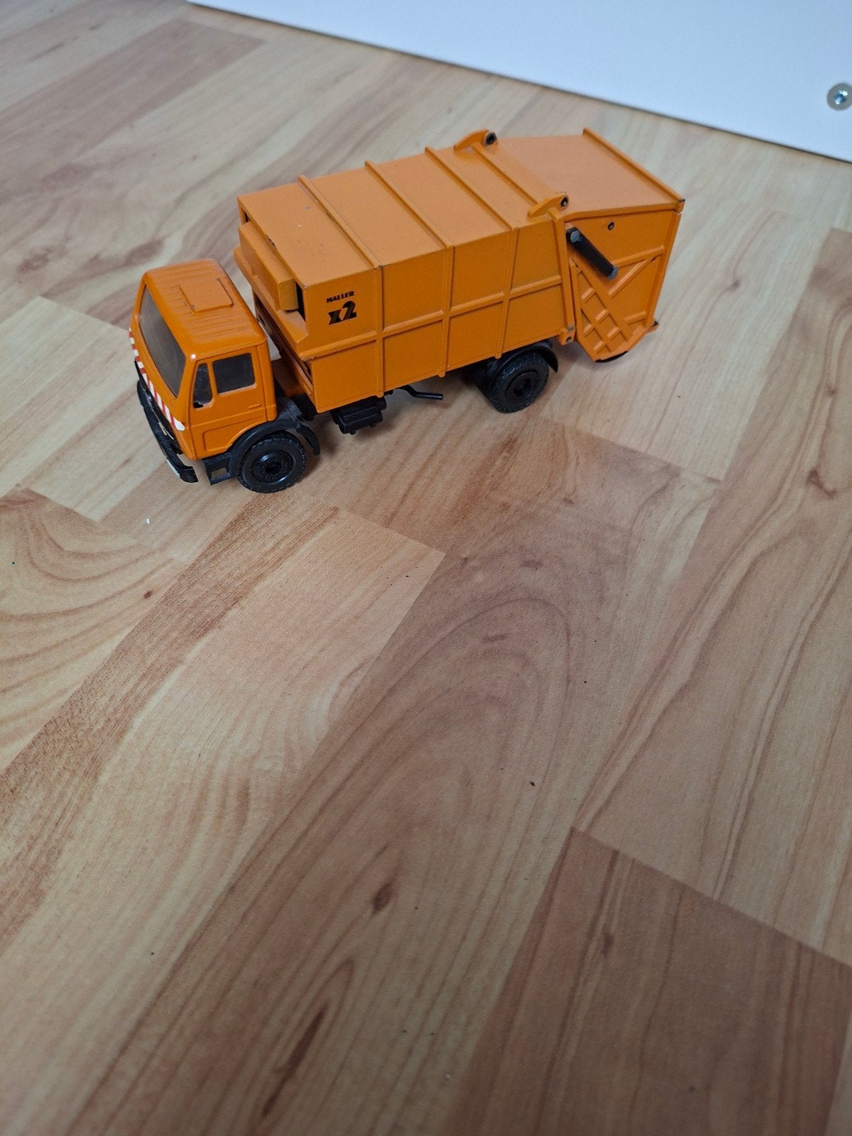 Schaalmodel vuilniswagen Mercedes (2), Hobby en Vrije tijd, Ophalen of Verzenden, Gebruikt