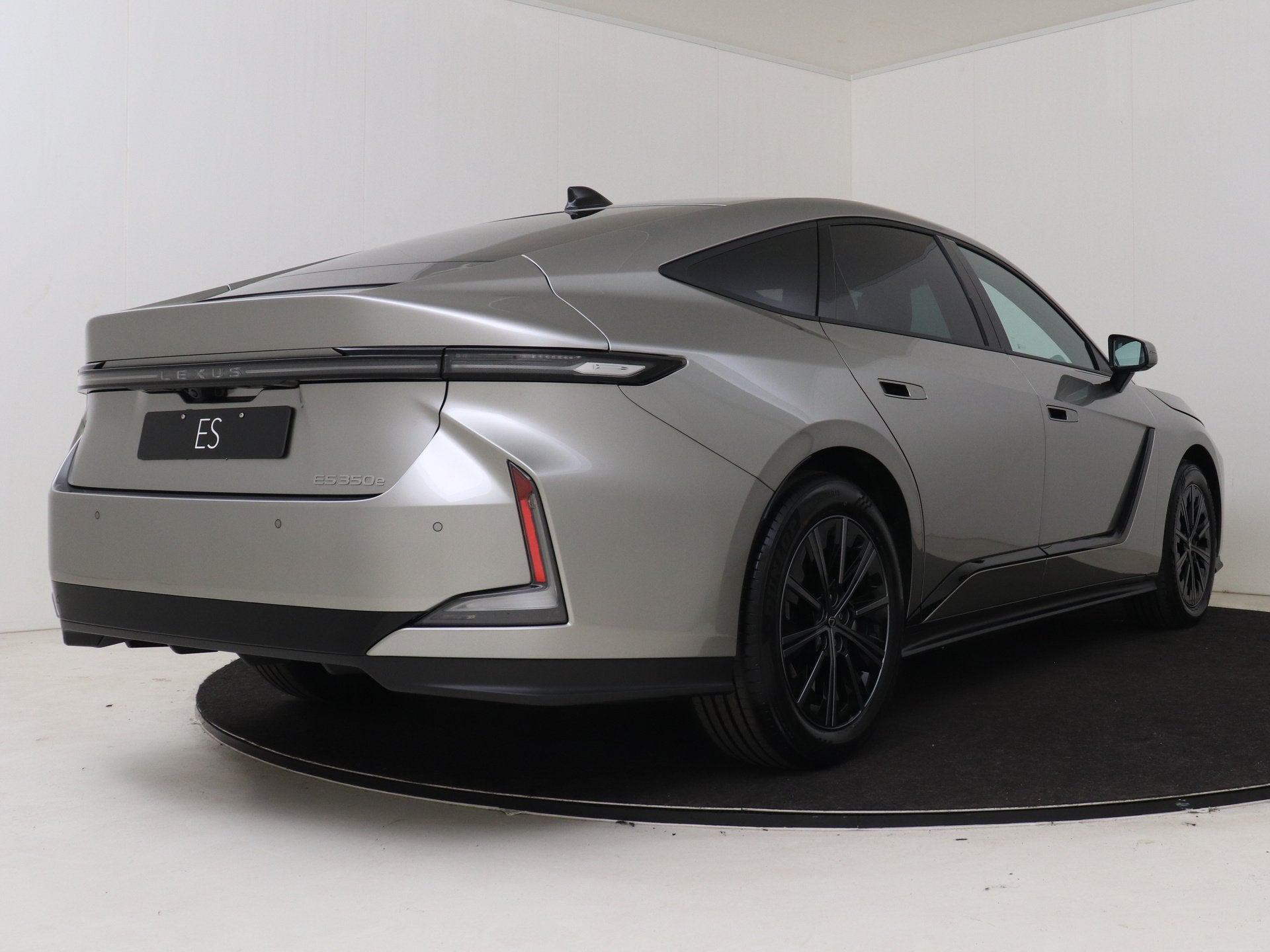 Lexus ES 350e Luxury Line | Schuif/Kantel Dak | Warmtepomp |, Auto's, Lexus, Zwart, 575 km, 24 min, Leder