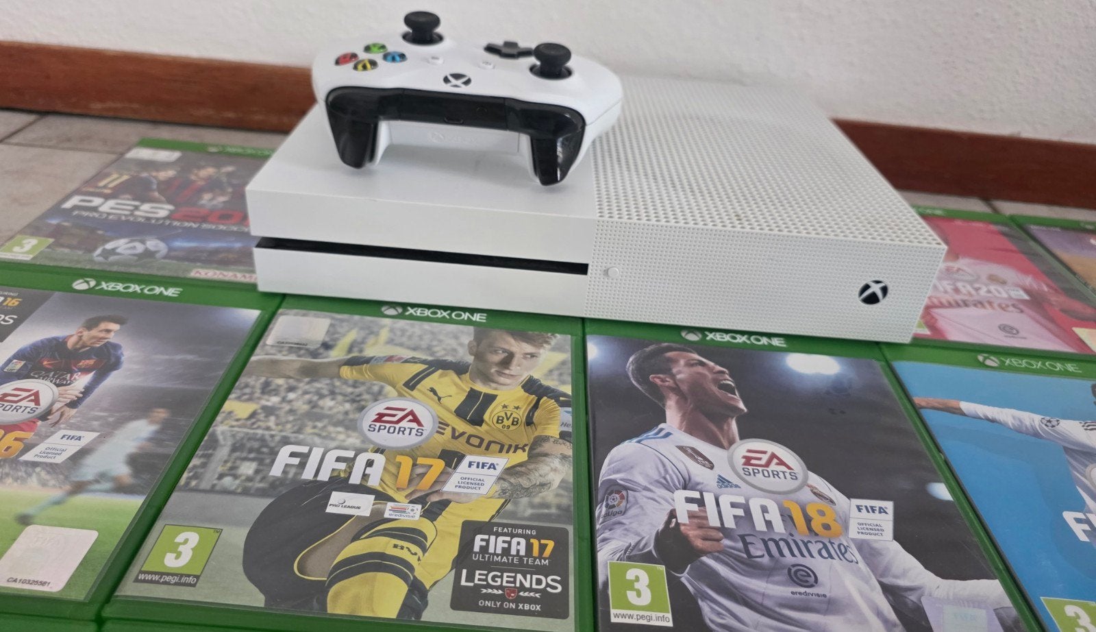 Xbox One S met 13 games, Ophalen of Verzenden, Zo goed als nieuw, Eén computer, Sport