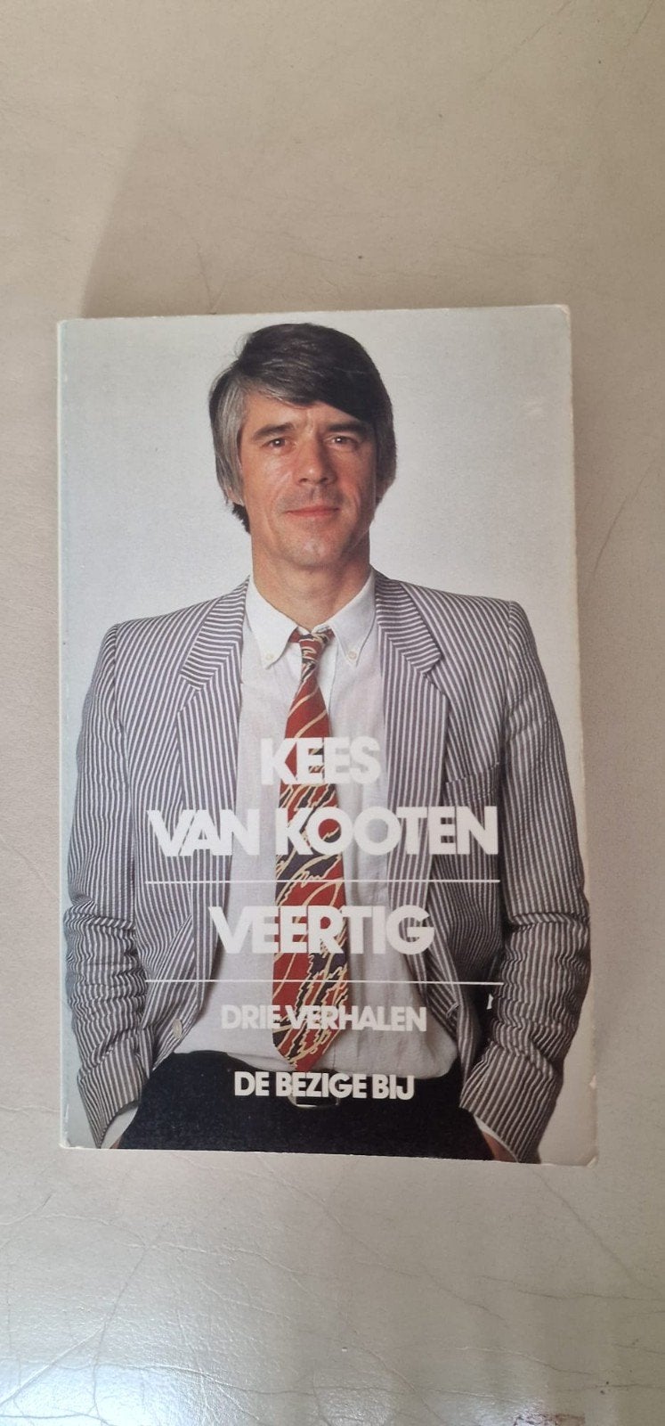 Kees van Kooten - Veertig: Drie Verhalen, Ophalen of Verzenden, Gelezen, Kees van Kooten, Nederland