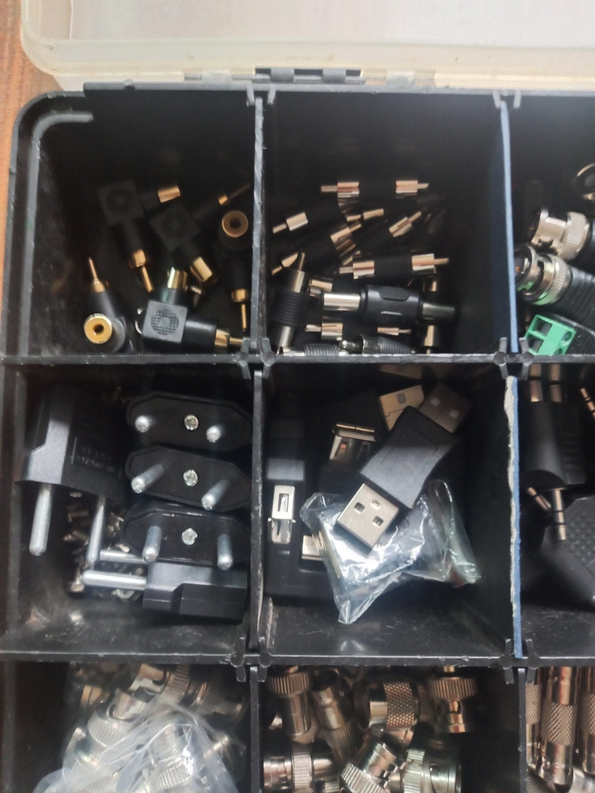 Foto 3 van Grote partij diverse kabels en adapters